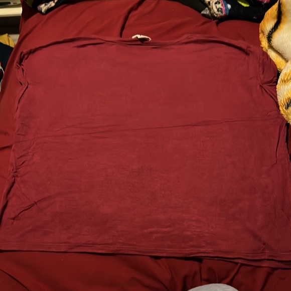 Cropped Burgundy Shirt - Picture 2 of 2